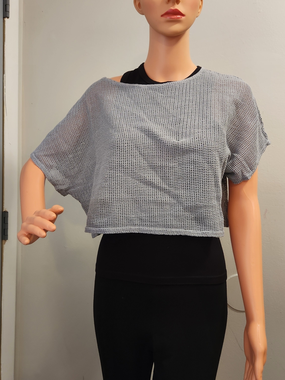 Light Gray Cropped Knit Women’s Top